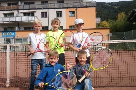 Kinder vom Tennisclub Eben